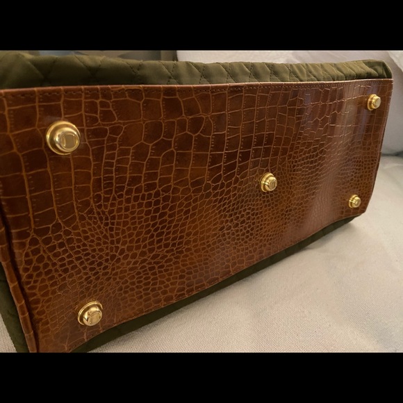 Liz Claiborne quilted duffel bag - Picture 3 of 9